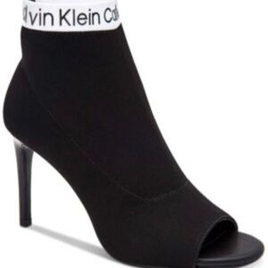 Calvin Klein Roscoe Black
Stretch Knit Peep Toe Heels Sz 9M
39EU White Cuff